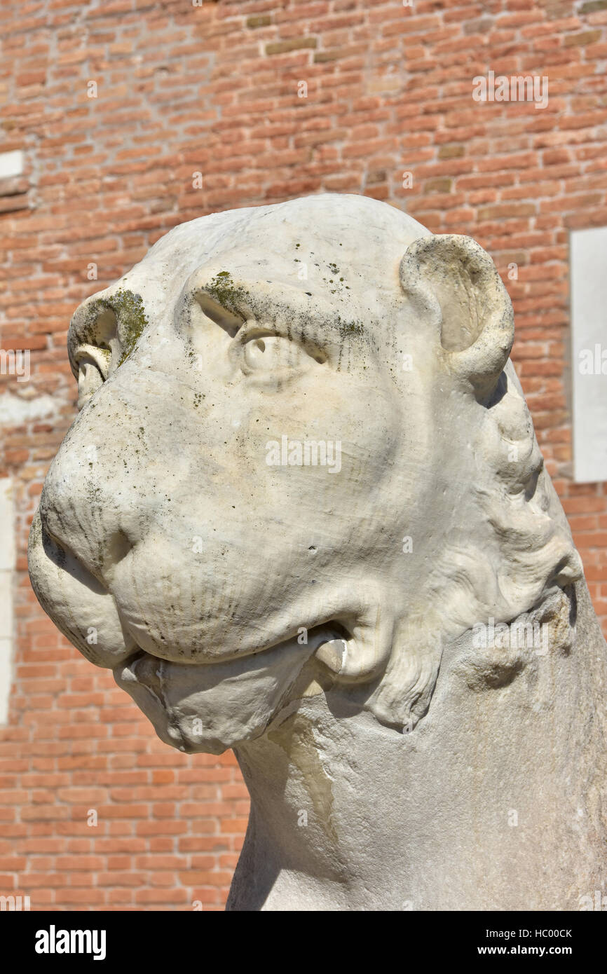 Bizantina statua Leone all'ingresso dell'Arsenale Veneziano Foto Stock