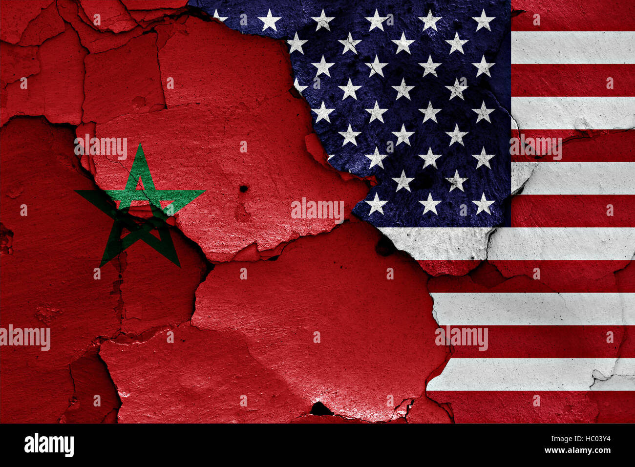 Le bandiere del Marocco e usa dipinta sulla parete incrinato Foto Stock