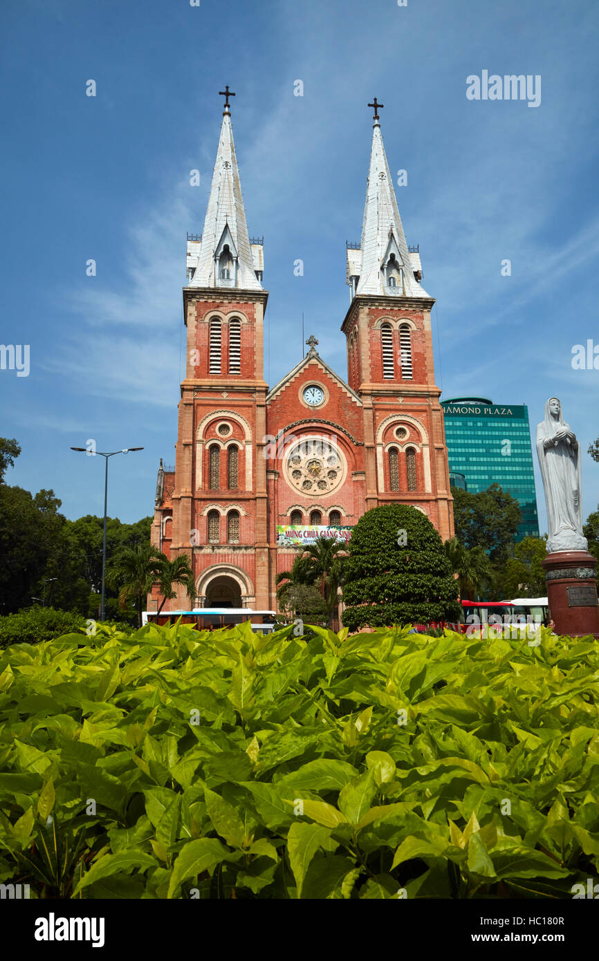 La cattedrale di Notre Dame Basilica di Saigon, Città di Ho Chi Minh (Saigon), Vietnam Foto Stock