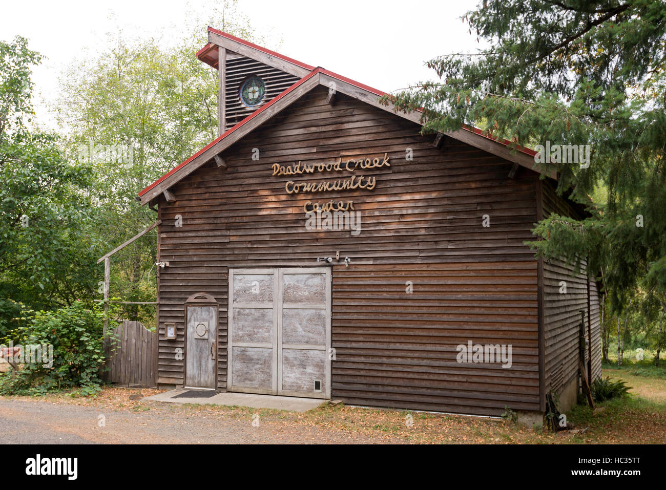 Il Deadwood Creek centro comunitario nelle zone rurali Lane County, Oregon. Foto Stock