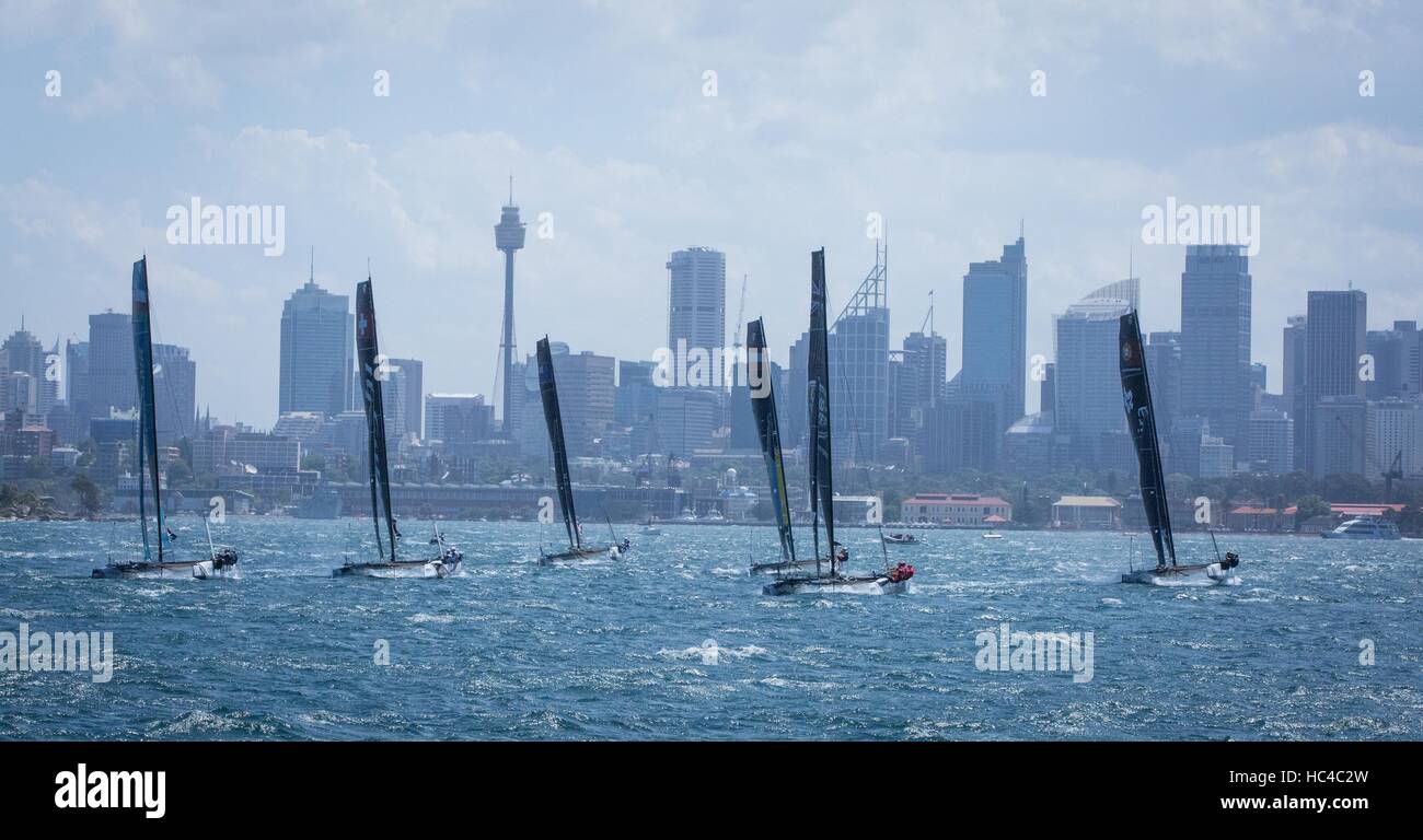 Sydney, Australia. L'8 dicembre, 2016. Barche a vela durante 2016 Extreme serie Vela a Sydney in Australia il 8 dicembre 2016. (Xinhua/Zhu Hongye) Credito: Xinhua/Alamy Live News Foto Stock