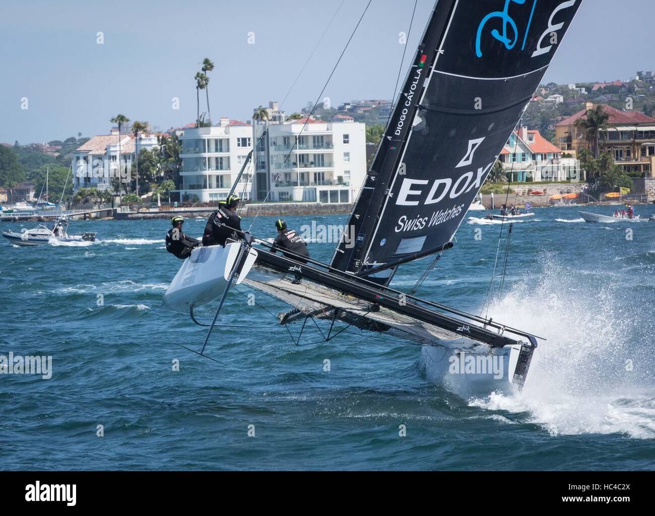 Sydney, Australia. L'8 dicembre, 2016. Barche a vela durante 2016 Extreme serie Vela a Sydney in Australia il 8 dicembre 2016. (Xinhua/Zhu Hongye) Credito: Xinhua/Alamy Live News Foto Stock