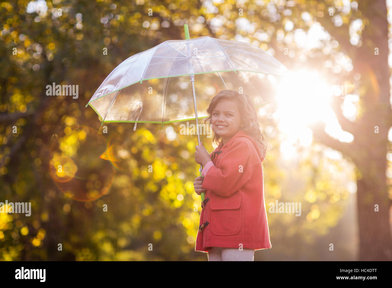 Ritratto di ragazza con ombrello Foto Stock