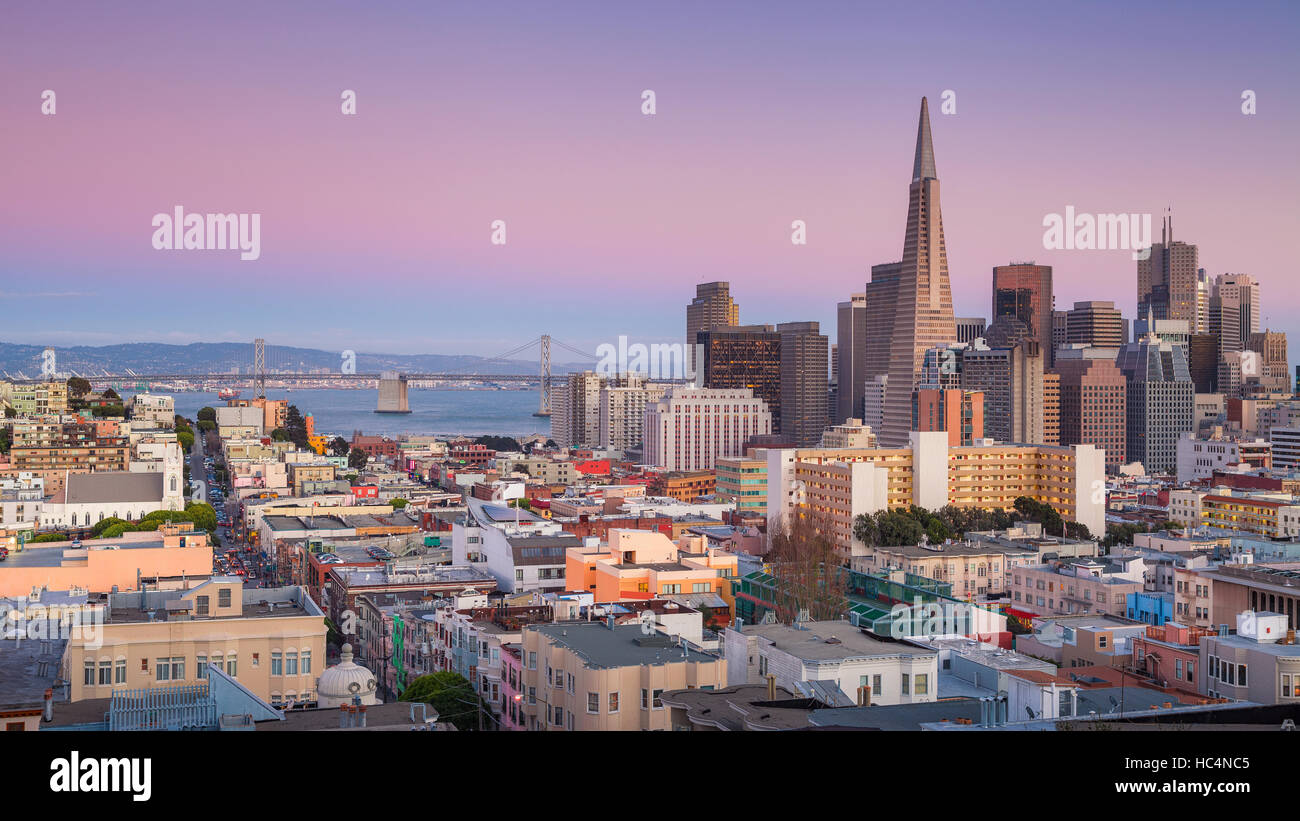 San Francisco. Immagine panoramica della skyline di San Francisco al tramonto. Foto Stock