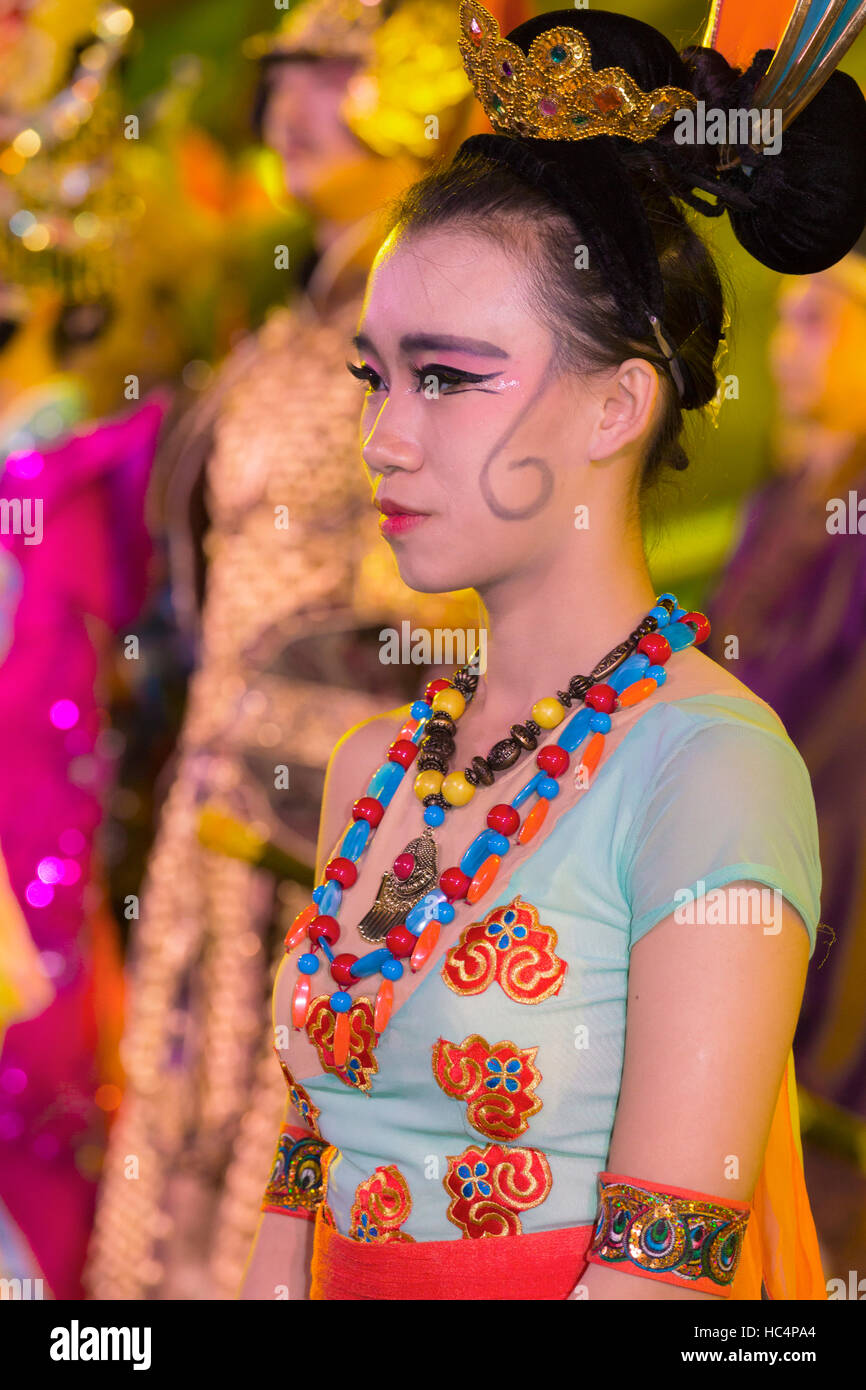 Gli artisti interpreti o esecutori al cinese spettacolo culturale, Xian, Cina Foto Stock