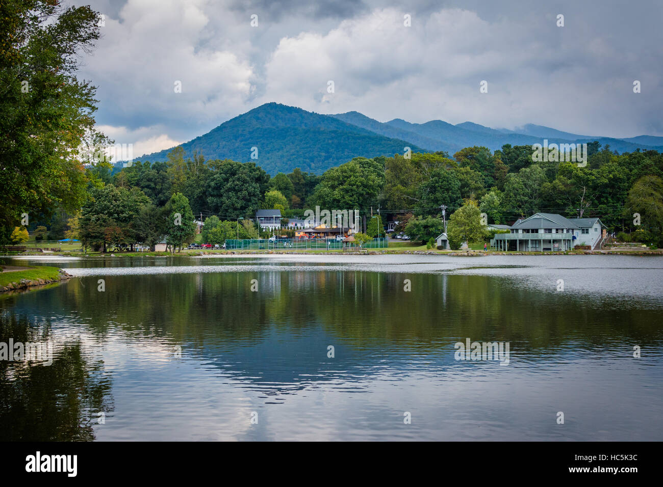 Lake Tomahawk, in Montagna Nera, North Carolina. Foto Stock