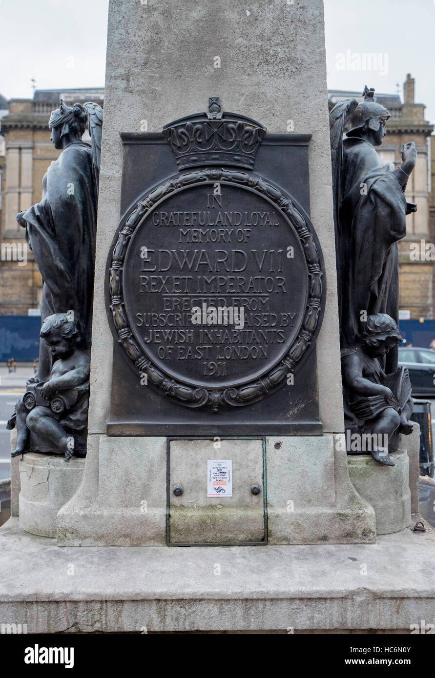 Edward VII memorial statua sulla strada Whitechapel pagato dagli Ebrei agli operatori di mercato. Foto Stock