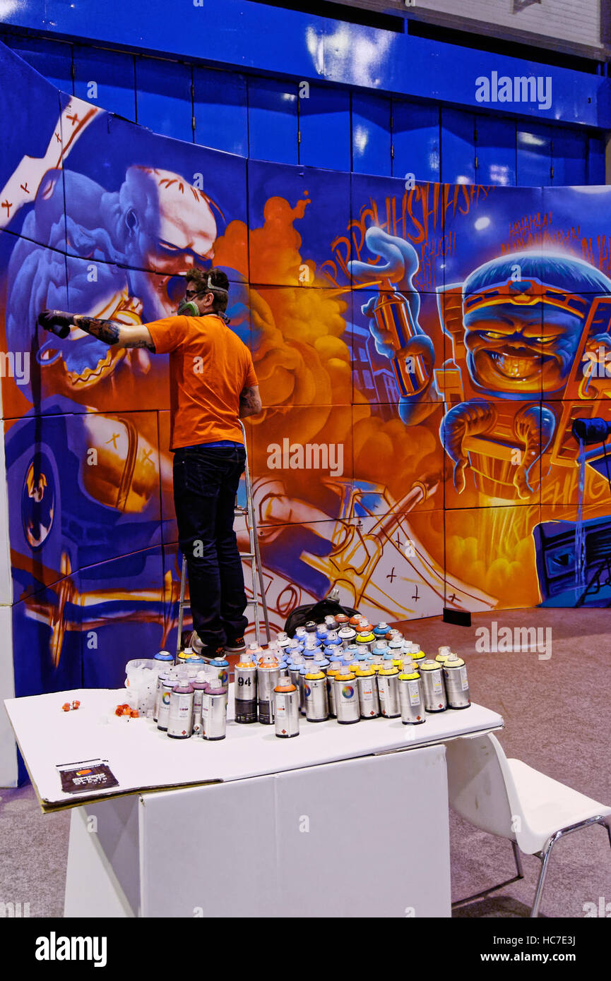 SATURNO Il Creatter o Miguel Angel Sanchez, artista di strada e artista di graffiti, Expocomic 2016, IFEMA, Madrid, Spagna Foto Stock