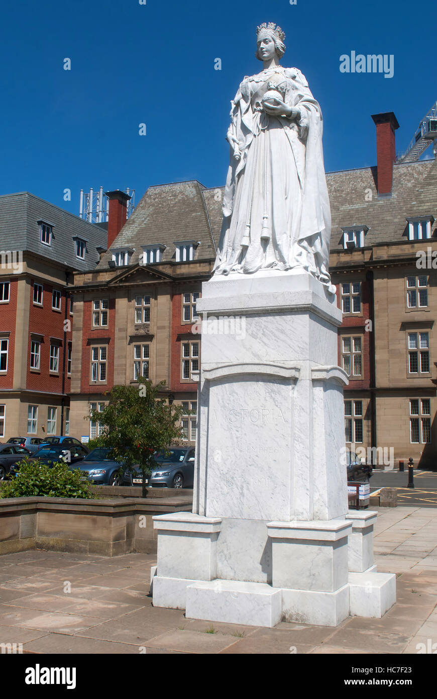 Statua della regina Victoria, Royal Victoria Infirmary / RVI, Newcastle upon Tyne Foto Stock