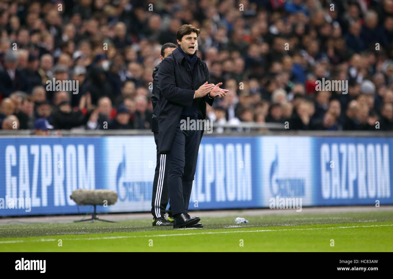 Tottenham Hotspur manager Mauricio Pochettino gesti sul perimetro durante la UEFA Champions League, gruppo e corrispondono allo Stadio di Wembley, Londra. Foto Stock
