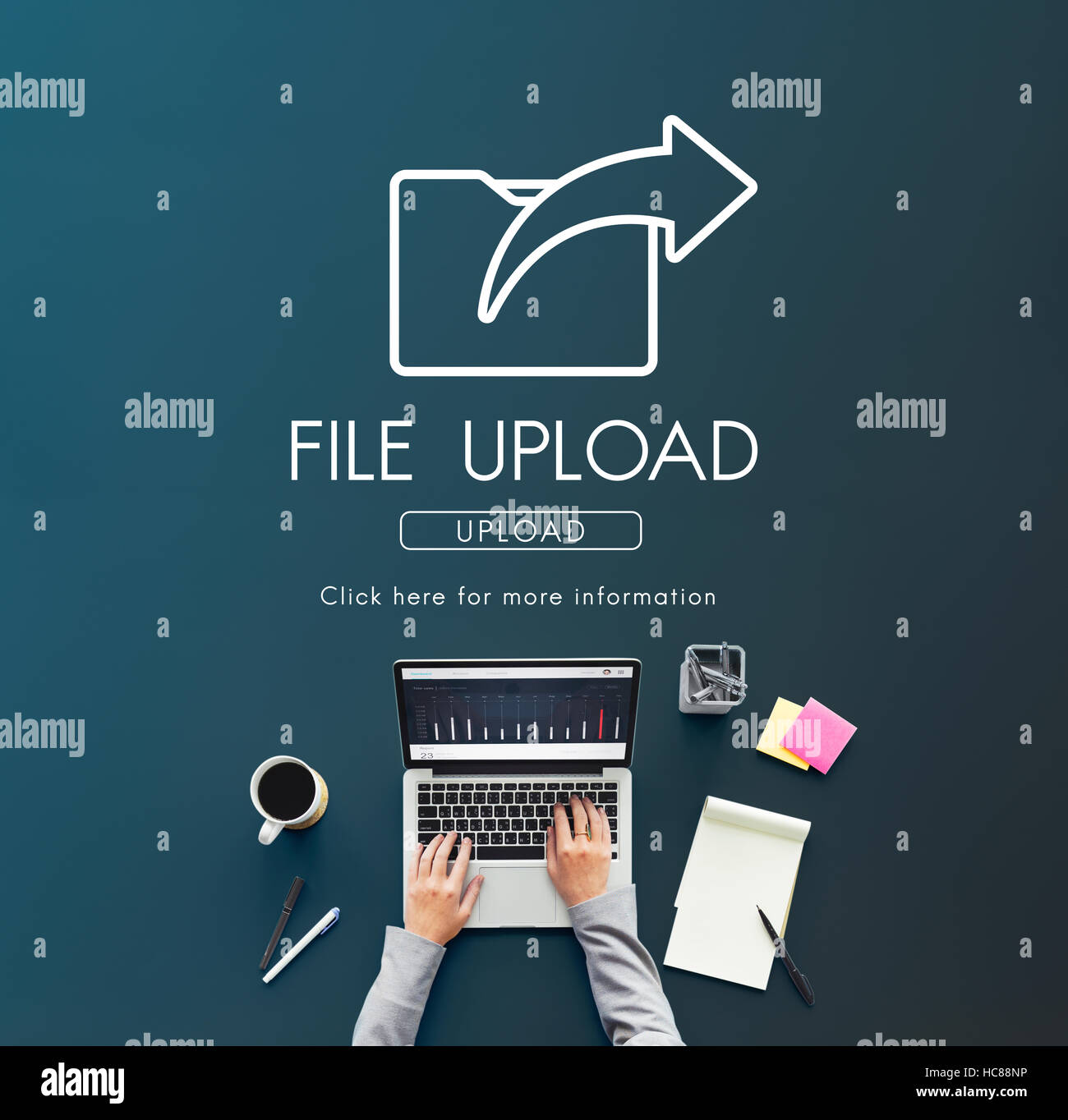 Il trasferimento dei dati Exchange sincronizzazione condivisione concetto di caricamento Foto Stock