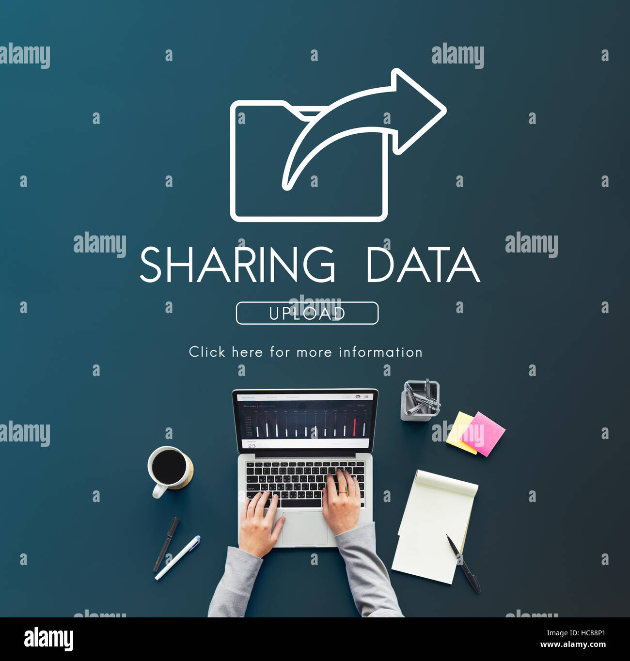 Il trasferimento dei dati Exchange sincronizzazione condivisione concetto di caricamento Foto Stock