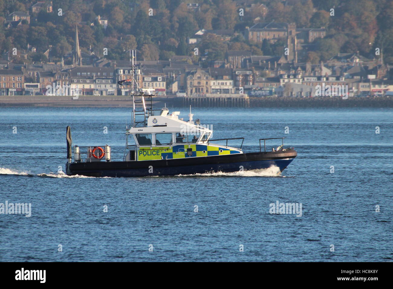 Iona, un'isola-class lancio gestito dal Ministero della Difesa di polizia, pattuglie di Clyde durante l'esercizio comune della Warrior 16-2. Foto Stock