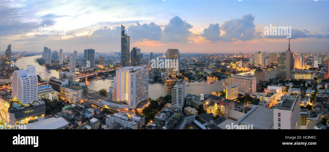 Panorama di Bangkok, cityscape Twilight view Foto Stock