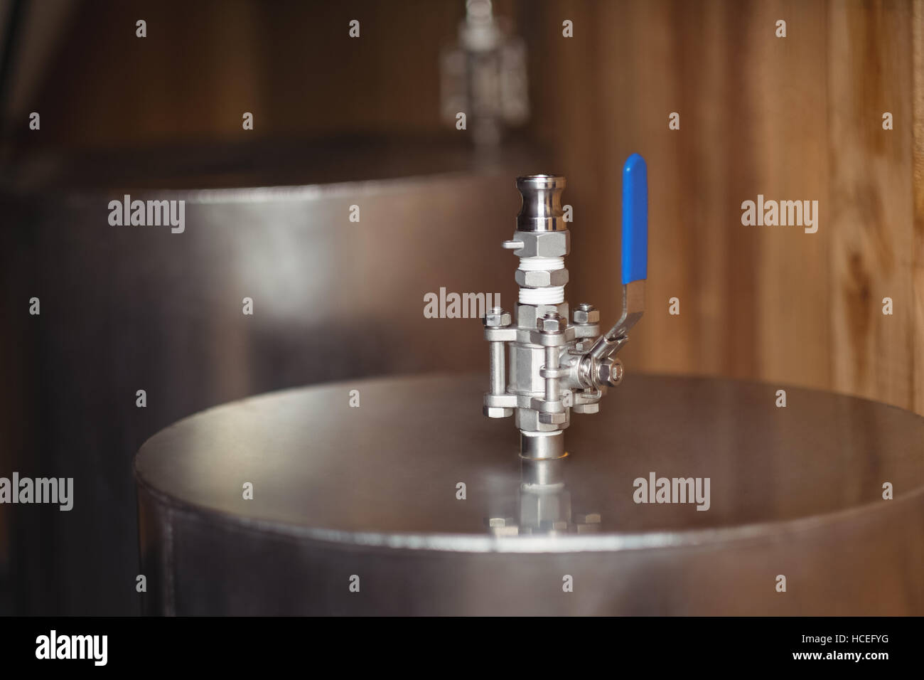Valvola sul mosto di birra per fare la birra Foto Stock
