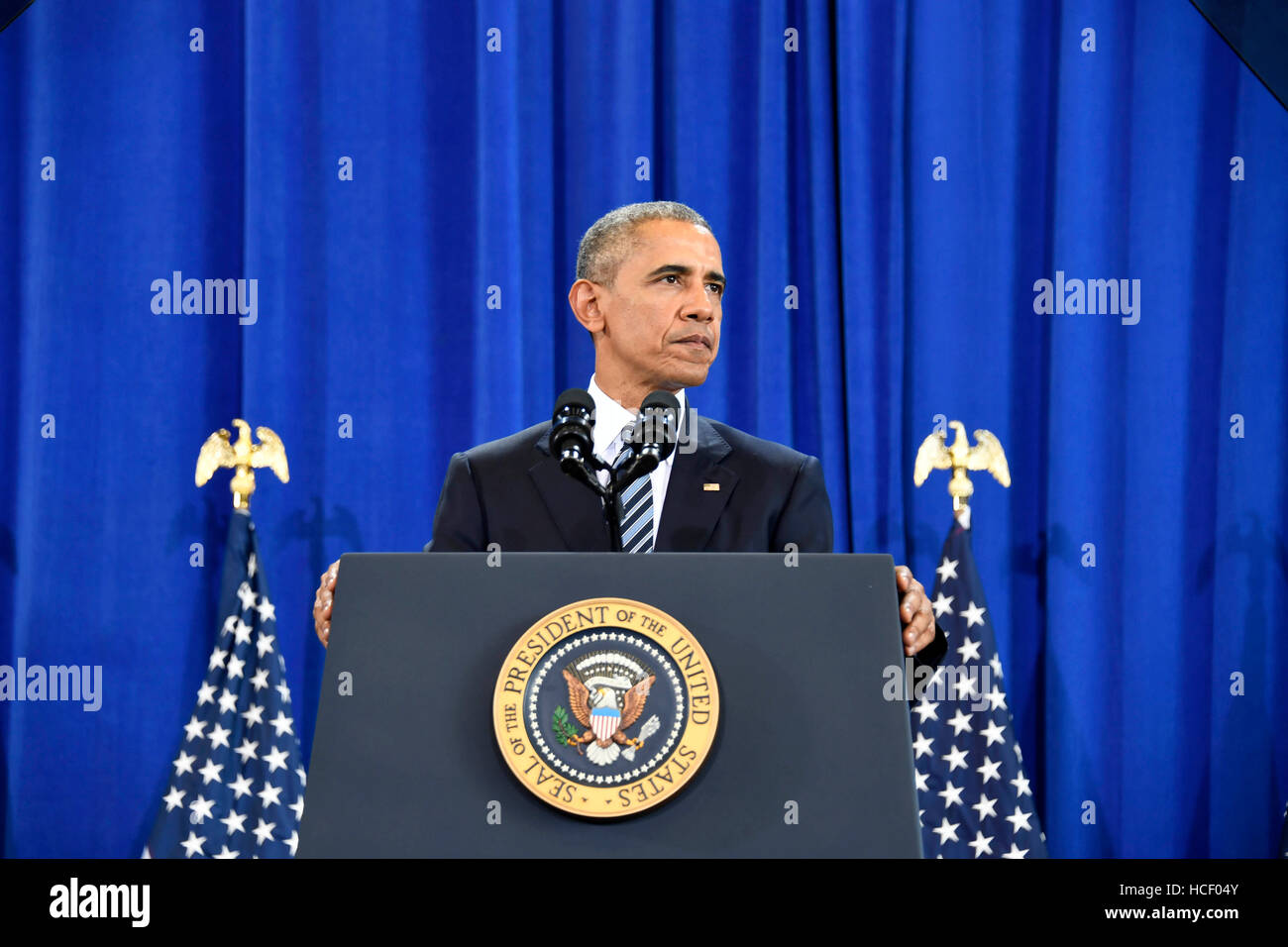 Il Presidente degli Stati Uniti Barack Obama dà un indirizzo sulla lotta contro il terrorismo gli sforzi compiuti dalla sua somministrazione durante una visita a MacDill Air Force Base di dicembre 6, 2016 a Tampa, in Florida. Foto Stock