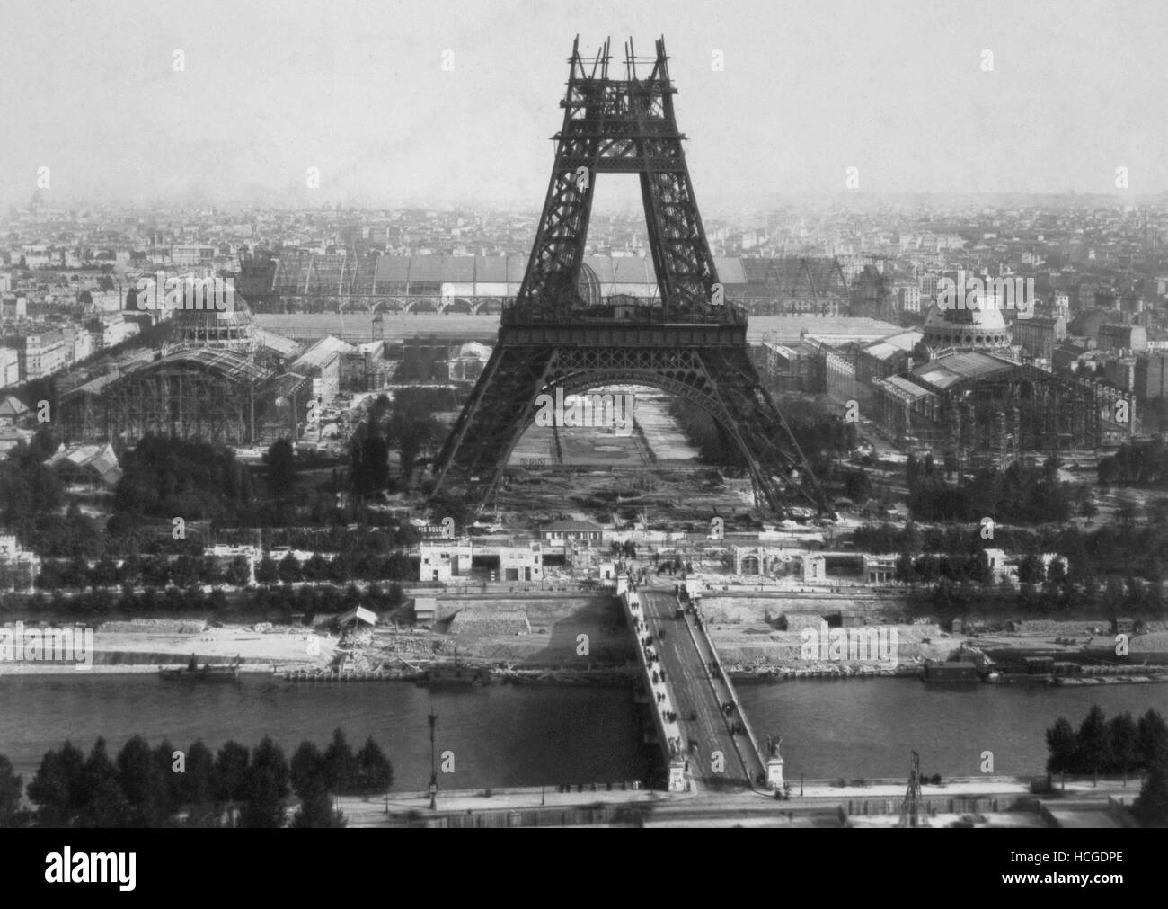 Il Champs De Mars Al Tempo Della Costruzione Della Torre Eiffel 18 La Costruzione De La Tour Eiffel Paris En 18 Foto Stock Alamy