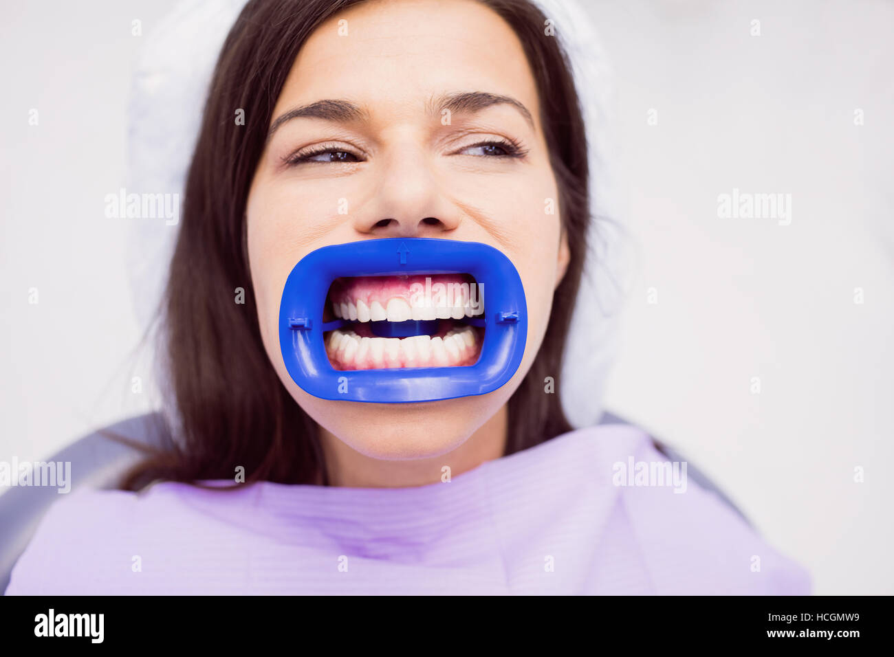 Paziente che riceve un trattamento dentale Foto Stock