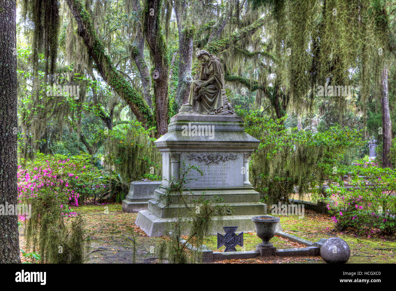 Statua di Eliza Wilhelmina Theus nello storico cimitero Bonaventura a Savannah, Georgia USA Foto Stock