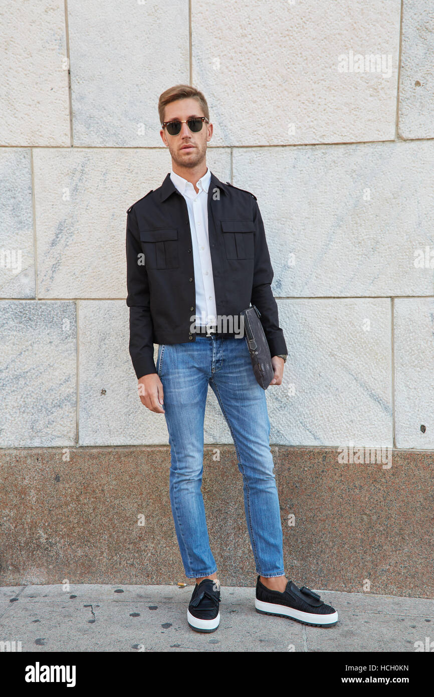 Blue jeans black jacket immagini e fotografie stock ad alta risoluzione -  Alamy