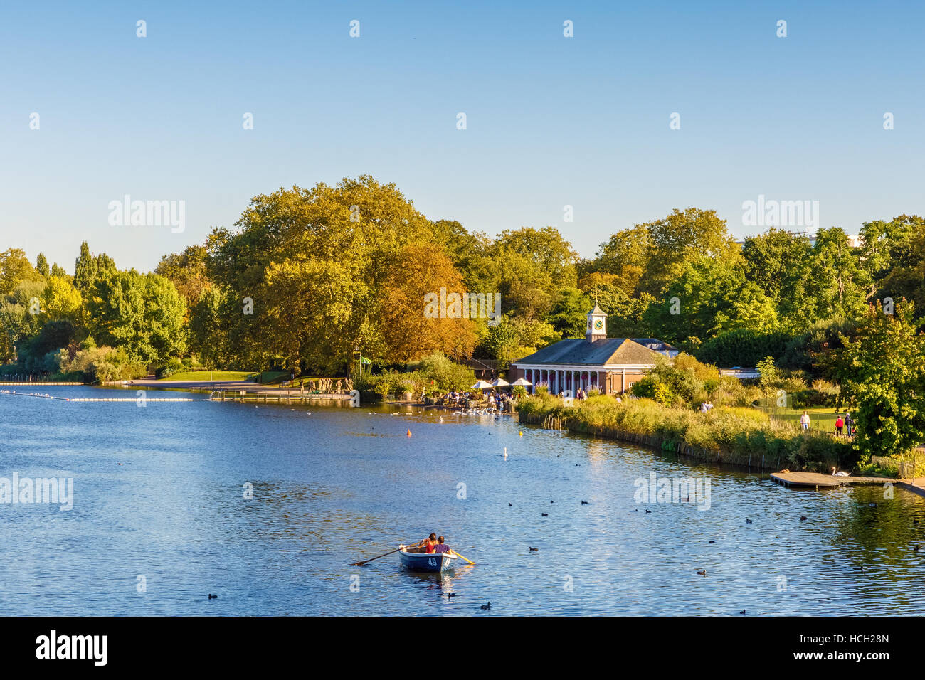 Il lago a serpentina in Hyde Park, Londra Foto Stock