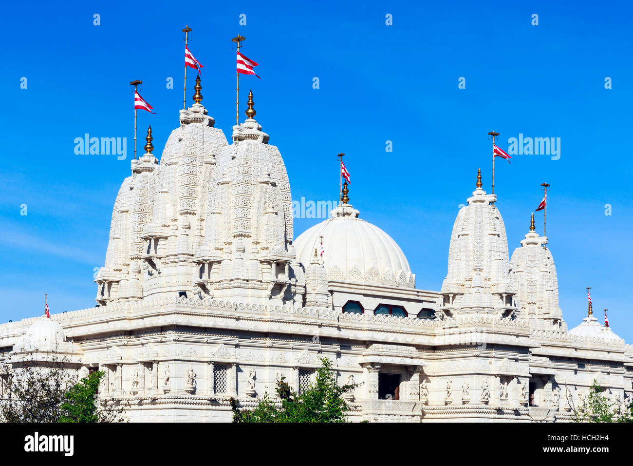 Esterno del tempio indù, BAPS Shri Swaminarayan Mandir, in Neasden, Londra Foto Stock