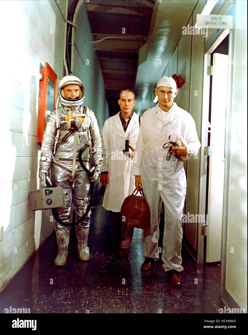 Da sinistra, John H. Glenn Jr., Bill Douglas e Joe Schmitt, sul modo di lancio per MA-6 lancio a Cape Canaveral, in Florida, il 20 febbraio 1962.Credit: la NASA via CNP /MediaPunch Foto Stock