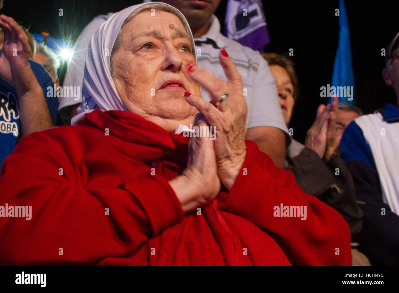 Buenos Aires, Argentina. L'8 dicembre, 2016. Hebe de Bonafini durante il Madres de Plaza de Mayo's Parade sulla Plaza de Mayo a Buenos Aires, Argentina Credito: Néstor J. Beremblum/Alamy Live News Foto Stock