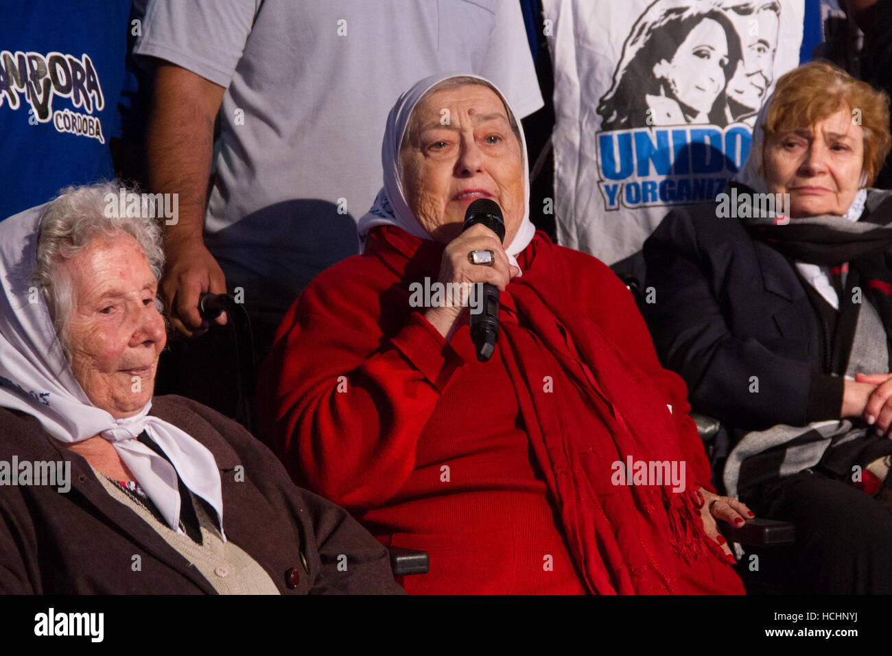 Buenos Aires, Argentina. L'8 dicembre, 2016. Hebe de Bonafini durante il Madres de Plaza de Mayo's Parade sulla Plaza de Mayo a Buenos Aires, Argentina Credito: Néstor J. Beremblum/Alamy Live News Foto Stock