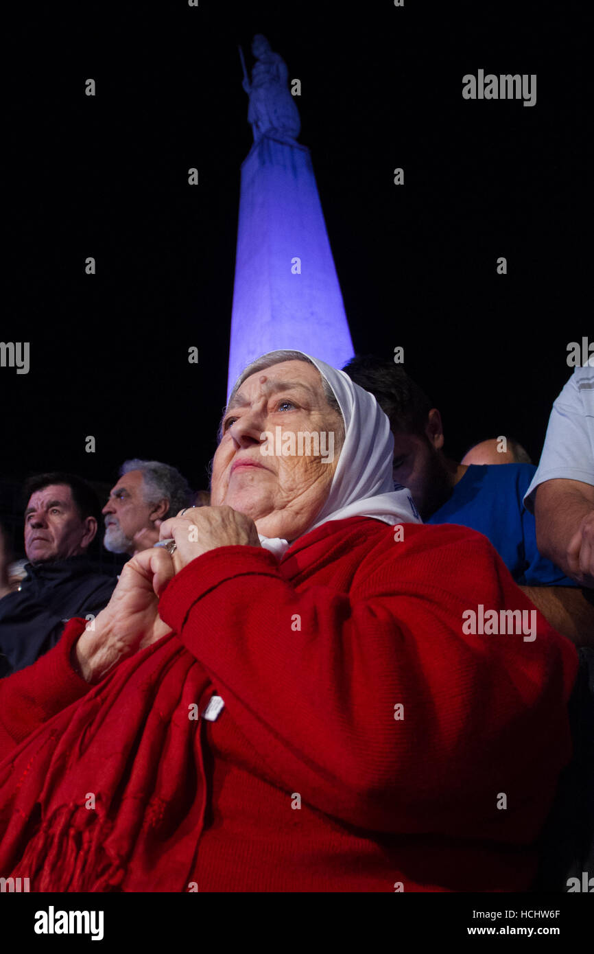 Buenos Aires, Argentina. L'8 dicembre, 2016. Hebe de Bonafini durante il Madres de Plaza de Mayo's Parade sulla Plaza de Mayo a Buenos Aires, Argentina Credito: Néstor J. Beremblum/Alamy Live News Foto Stock