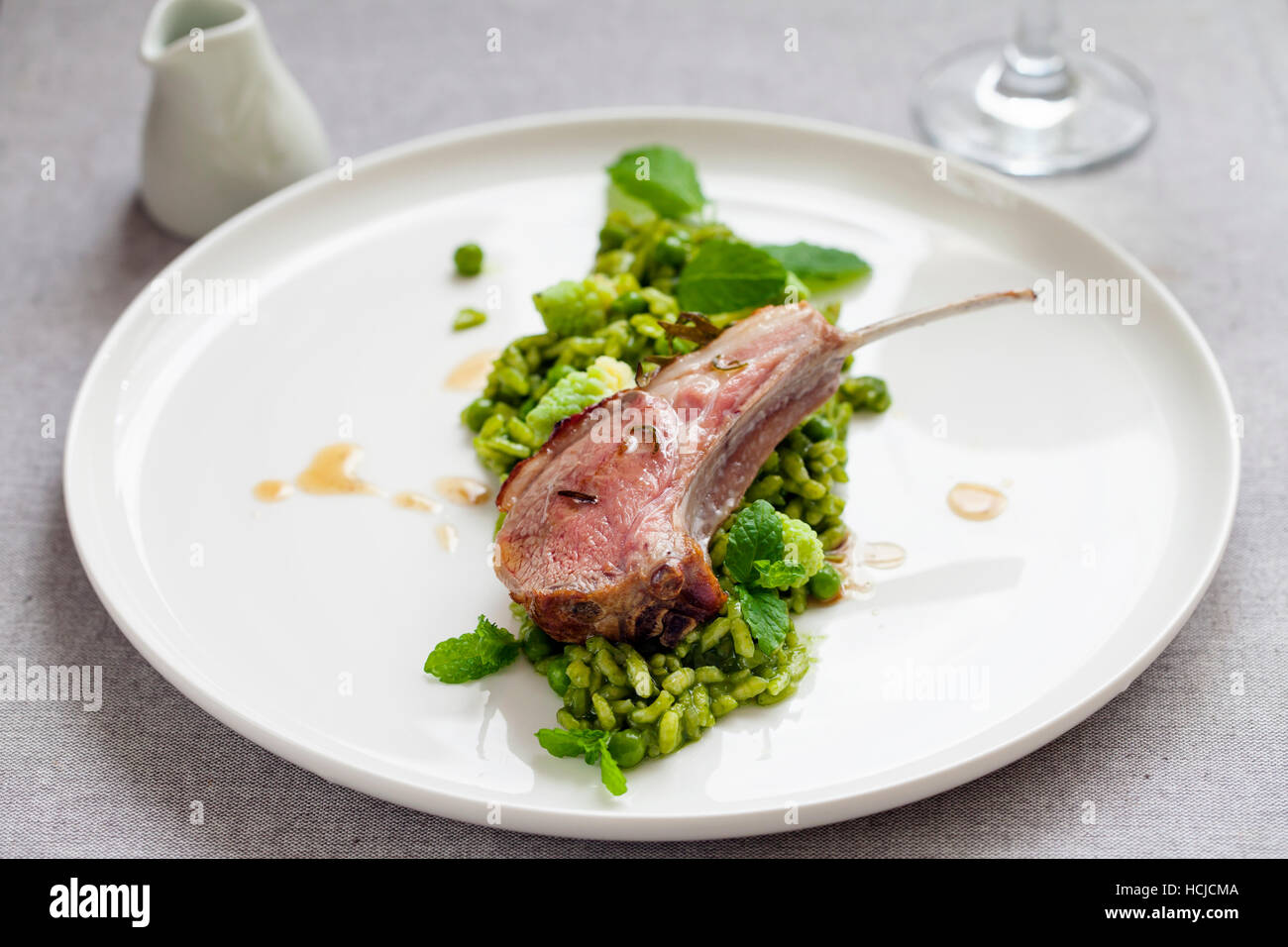 Risotto verde con cavolfiore romanesco, parmigiano e di agnello Foto Stock
