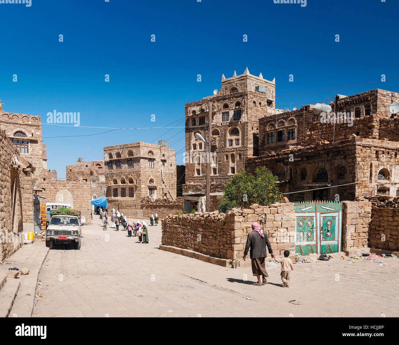 Strada nel vecchio tradizionale patrimonio yemenita shibam villaggio vicino sanaa yemen Foto Stock