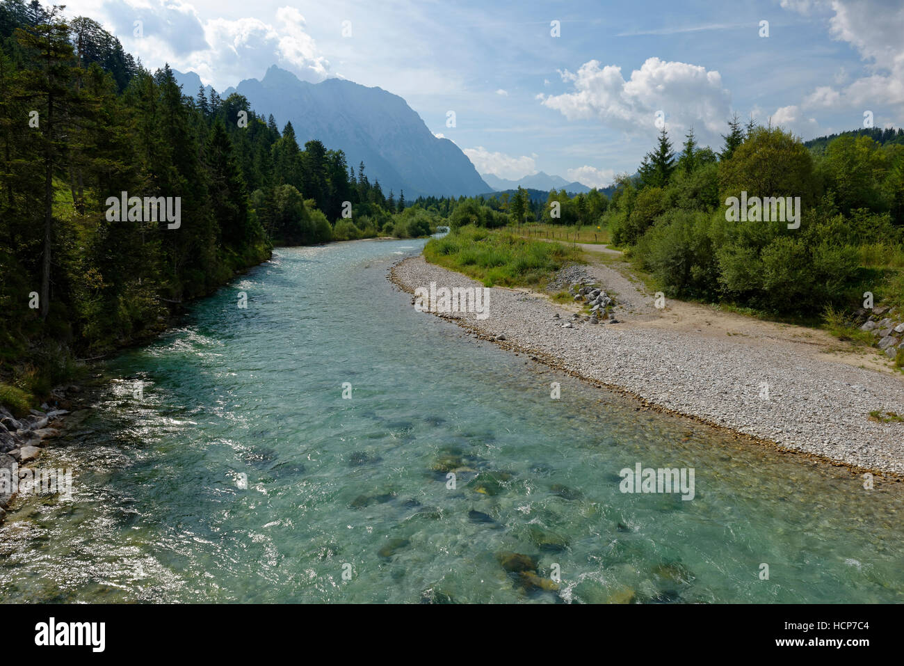 Isar e montagne Karwendel, Isar sentiero natura, Krün, Mittenwald, Alta Baviera, Baviera, Germania Foto Stock