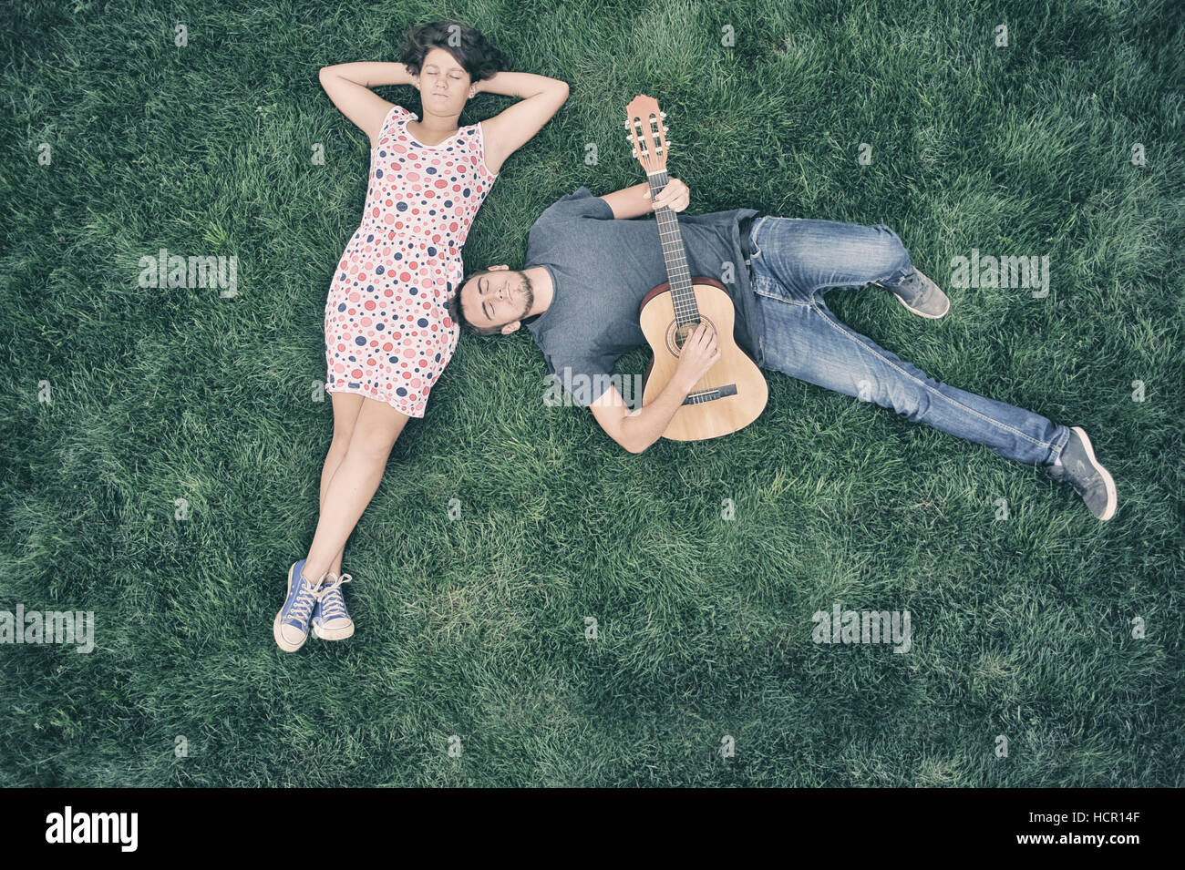 Femmina Che Suona La Chitarra Immagini e Fotos Stock Alamy