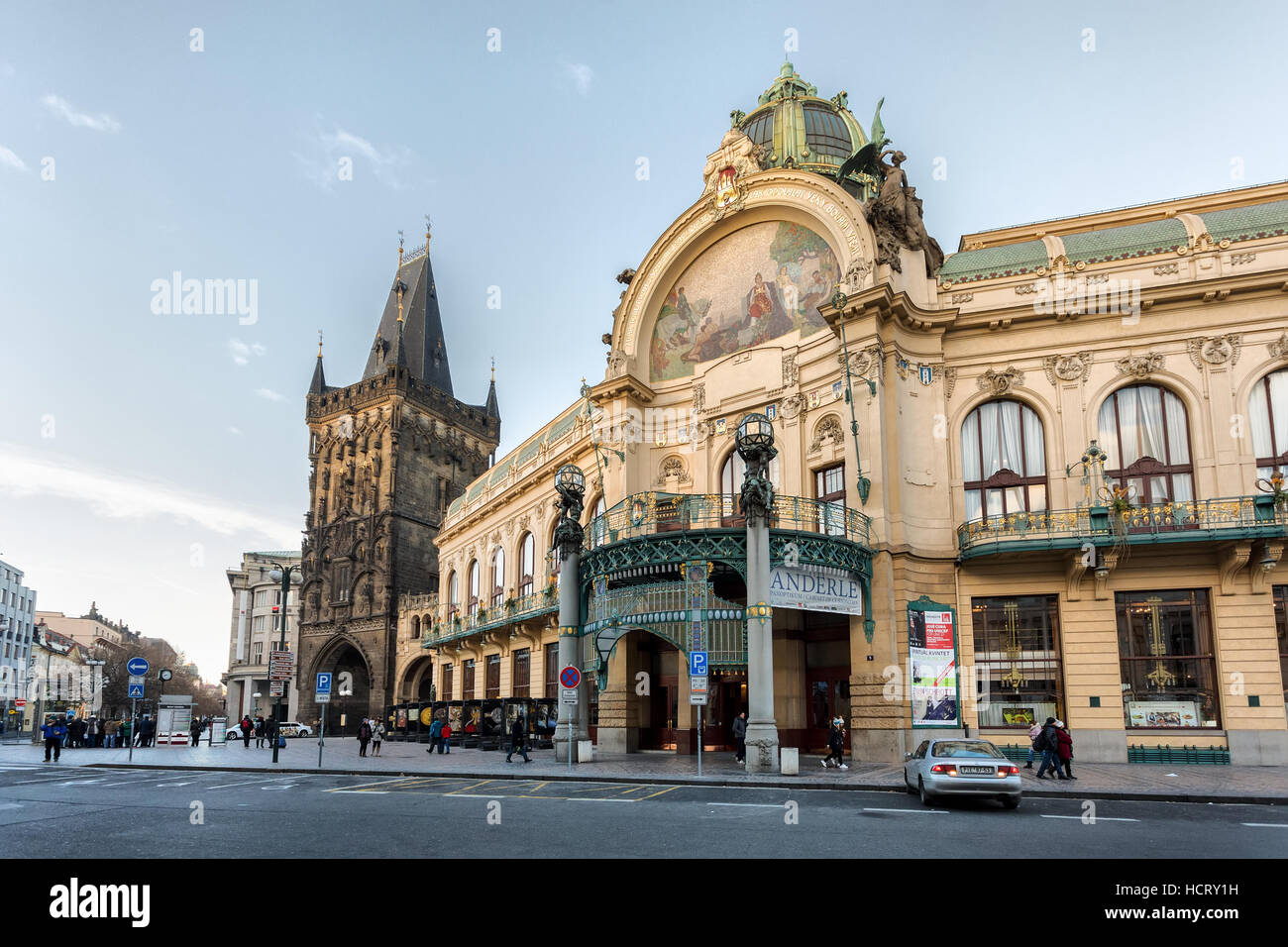 Praga, Repubblica Ceca - 3 dicembre 2016: Casa Municipale, Ceco Obecní dùm civica è una costruzione che ospita Sala Smetana, a celebrare la sala concerti. Foto Stock