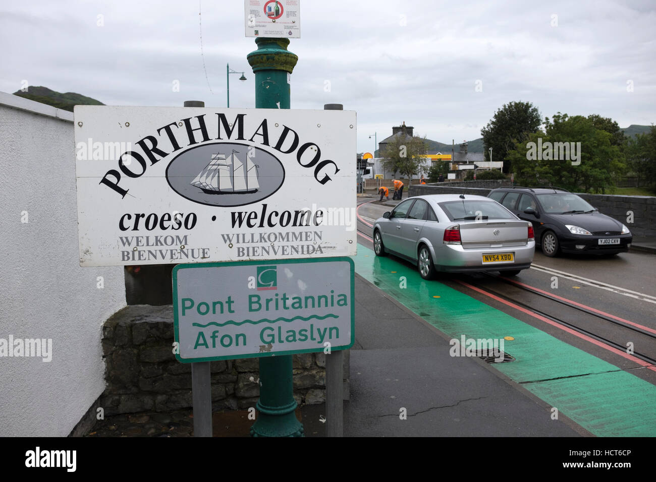Porthmadog Welsh cartello di benvenuto Foto Stock
