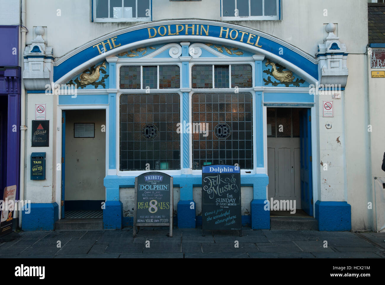 Dolphin Hotel Plymouth Devon UK dove Beryl cuocere l'artista utilizzato come il suo locale. HOMER SYKES Foto Stock