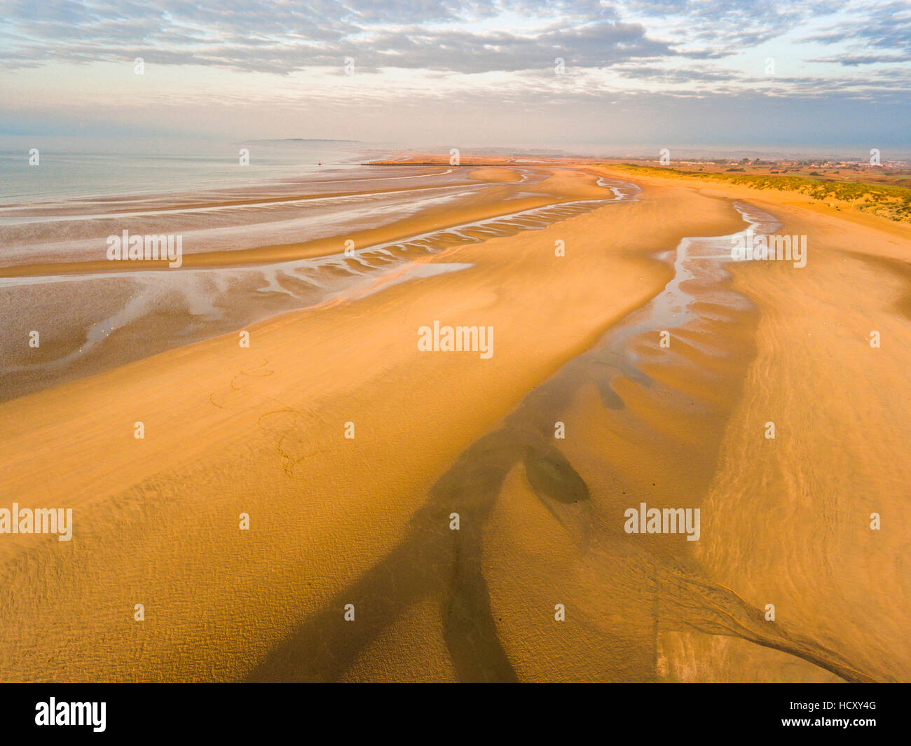Camber Sands Beach a sunrise, campanatura, nei pressi di segale, East Sussex, Regno Unito Foto Stock