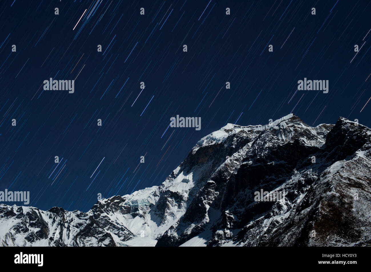 Tracce stellari nella regione di Manaslu, Nepal Foto Stock