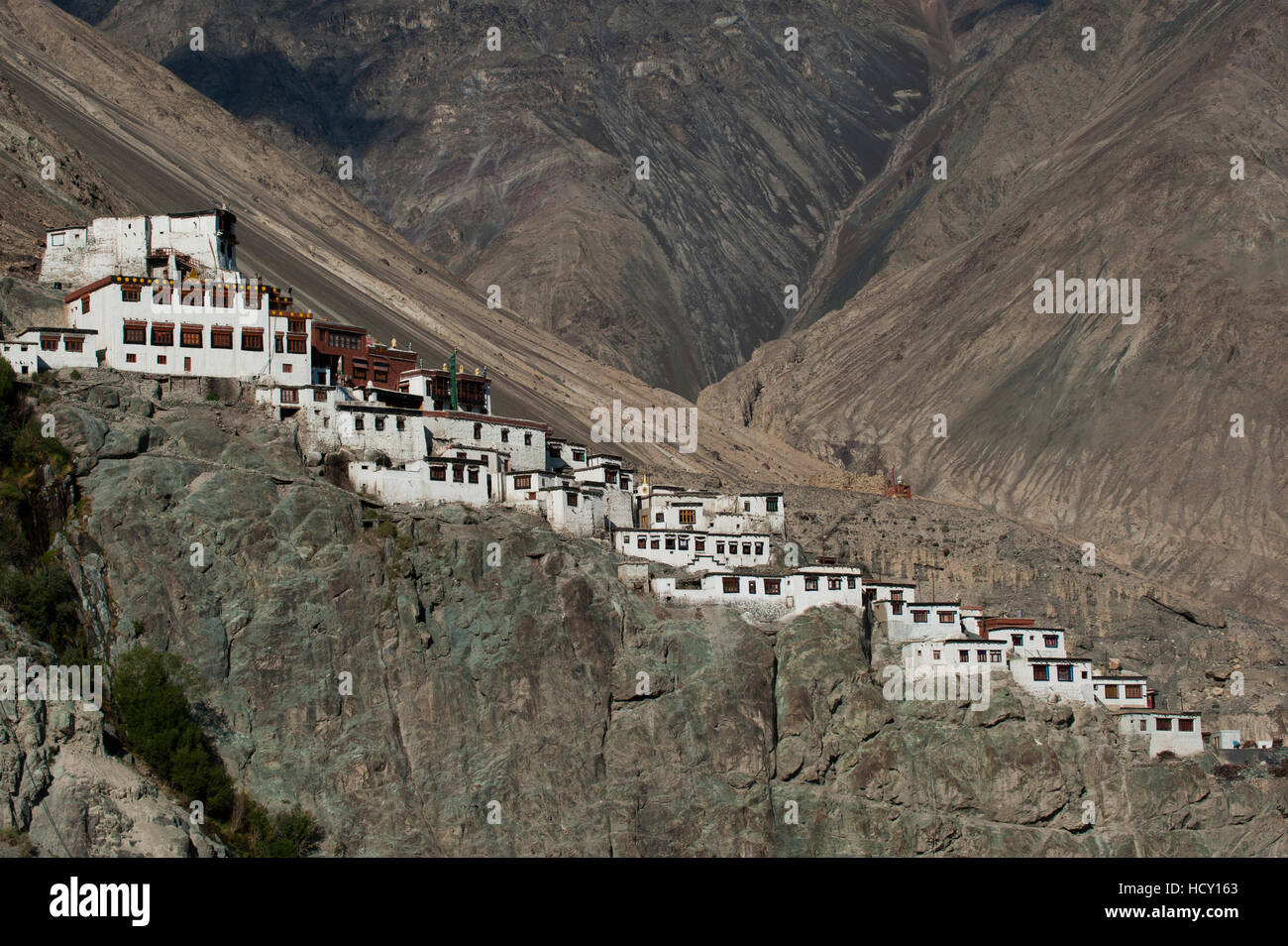 Monastero di Diskit nella remota Valle di Nubra, Ladakh India del nord Foto Stock