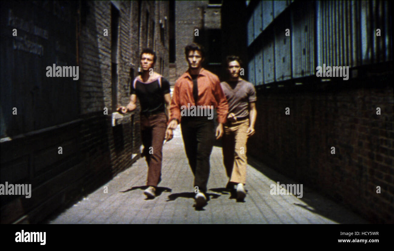 WEST SIDE STORY, Jose De Vega (sinistra), George Chakiris (centro), 1961 Foto Stock