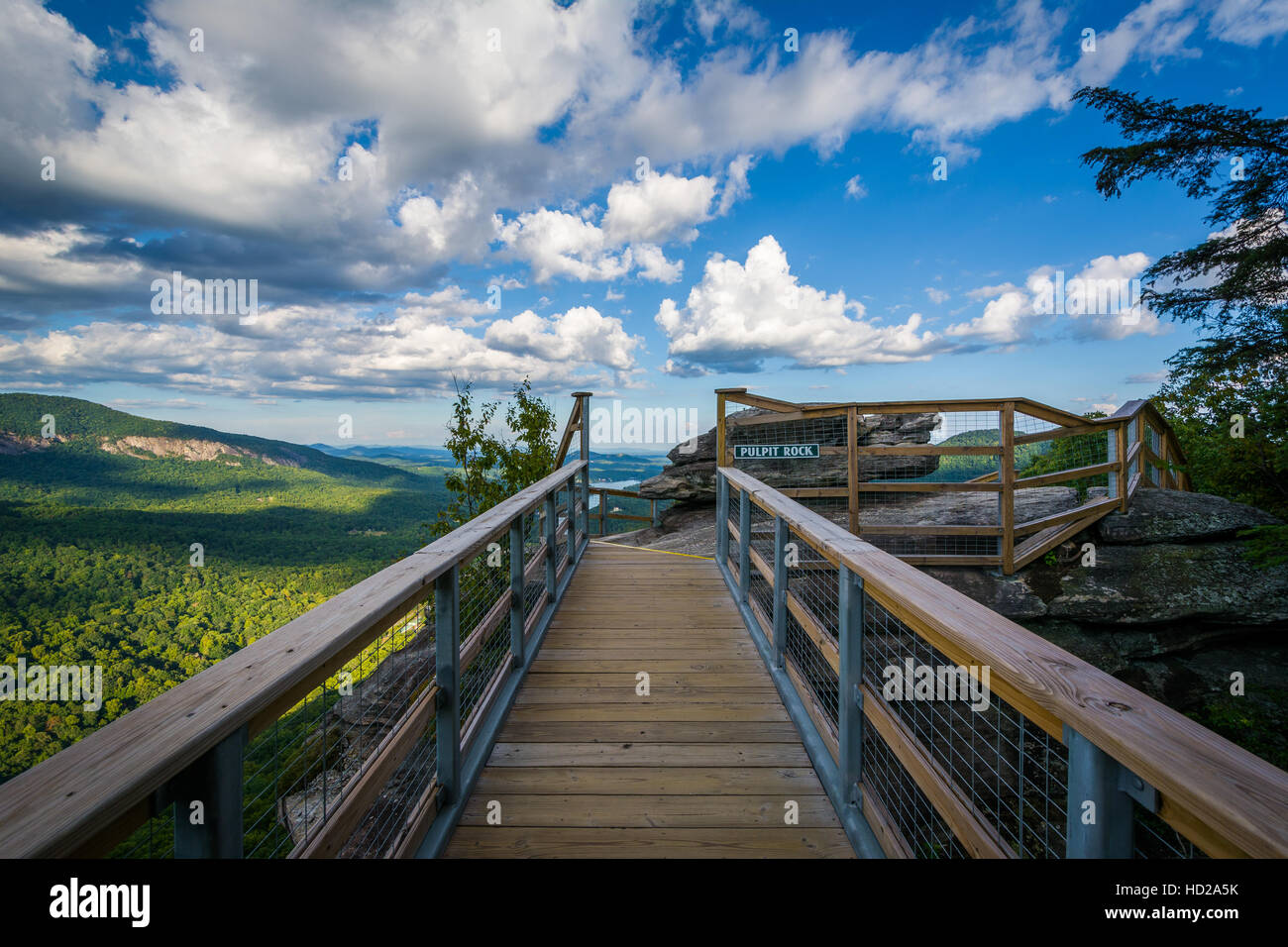 Il pulpito Rock, al camino Rock State Park, North Carolina. Foto Stock