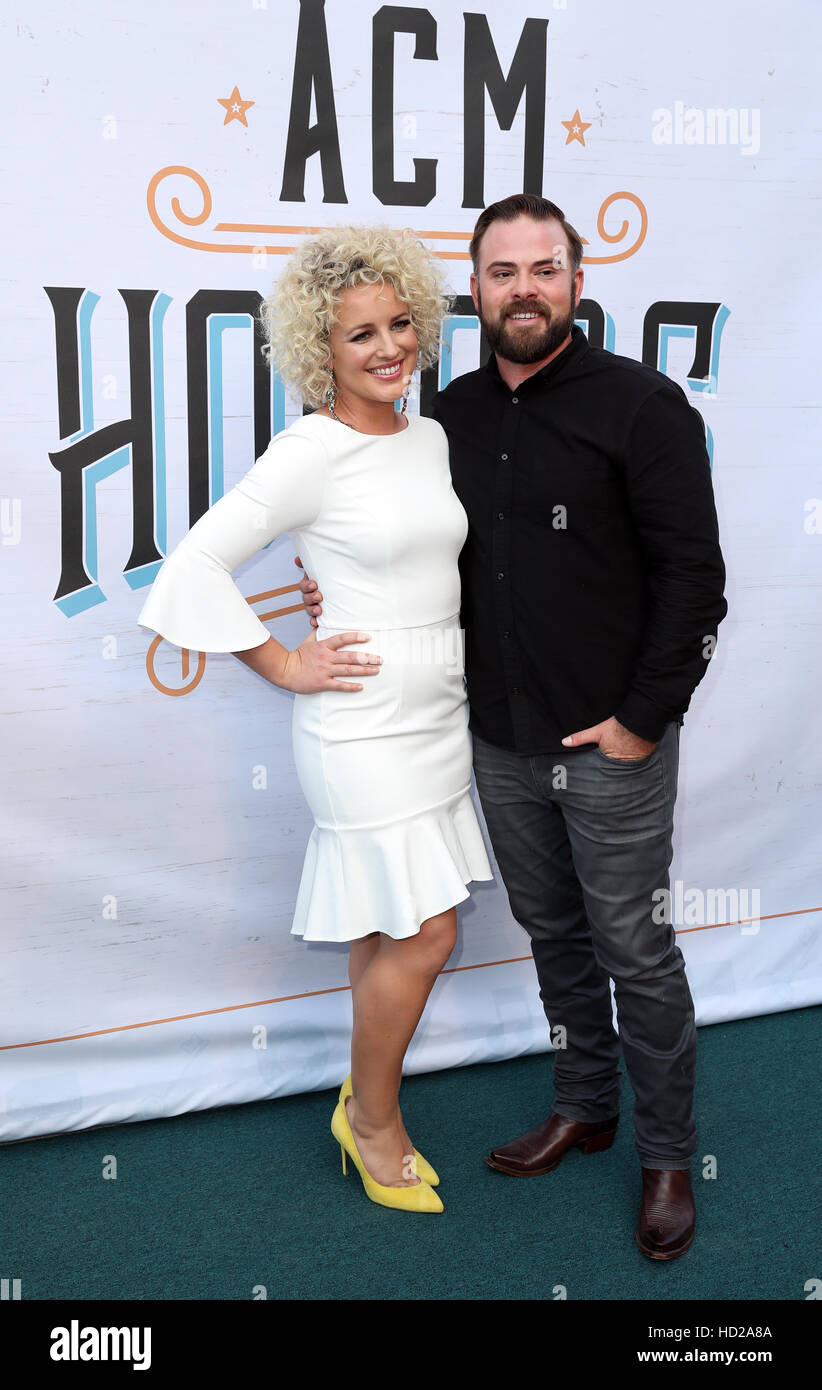Decima edizione della ACM Lode presso il Ryman Auditorium - Arrivi con: Cam dove: Nashville, Tennessee, Stati Uniti quando: 30 Ago 2016 Foto Stock