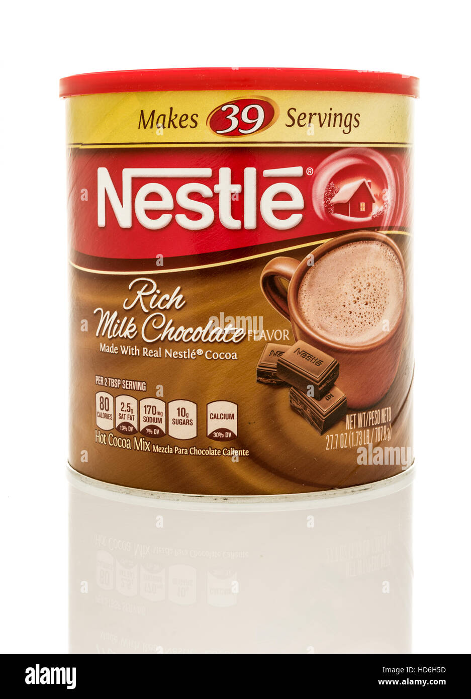 Winneconne, WI - 8 Dicembre 2016: contenitore di Nestlé ricco cioccolato caldo mix di cacao isolato su un background. Foto Stock