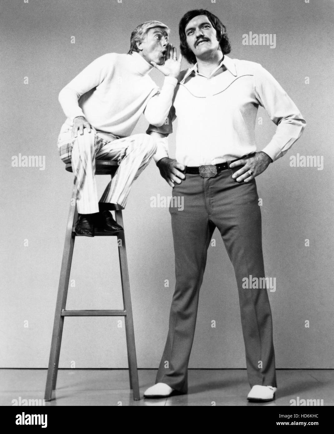 VAN DYKE E SOCIETÀ, da sinistra Dick van Dyke, Richard Kiel, 1976 Foto stock Alamy