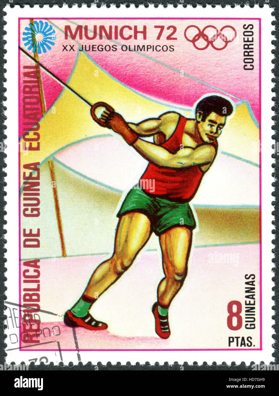 Un timbro stampato in Guinea Equatoriale, dedicato ai giochi olimpici estivi giochi nel 1972, Monaco di Baviera, mostra il lancio del martello, circa 1972 Foto Stock