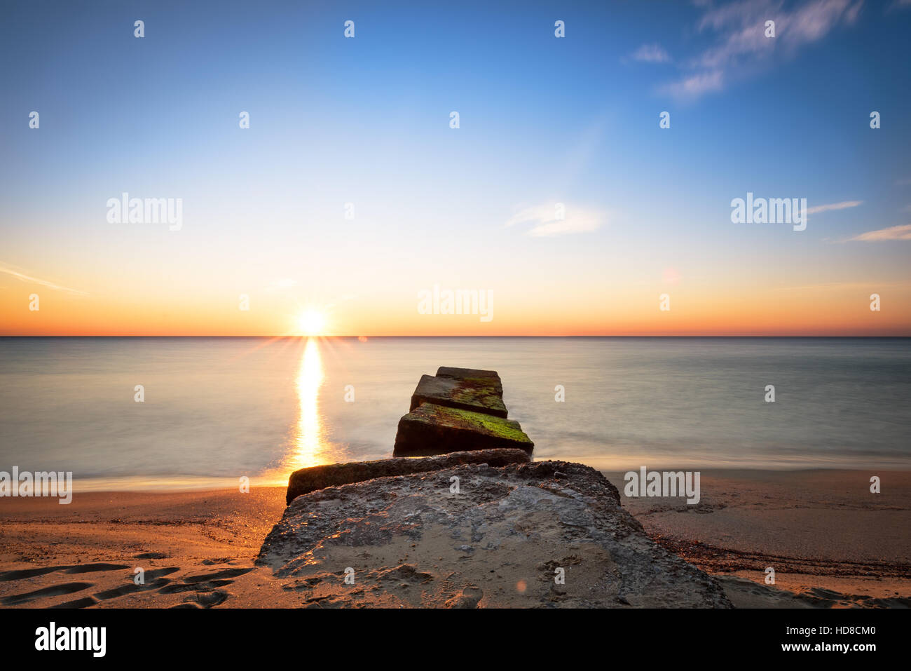 Bel tramonto sull'oceano. Foto Stock