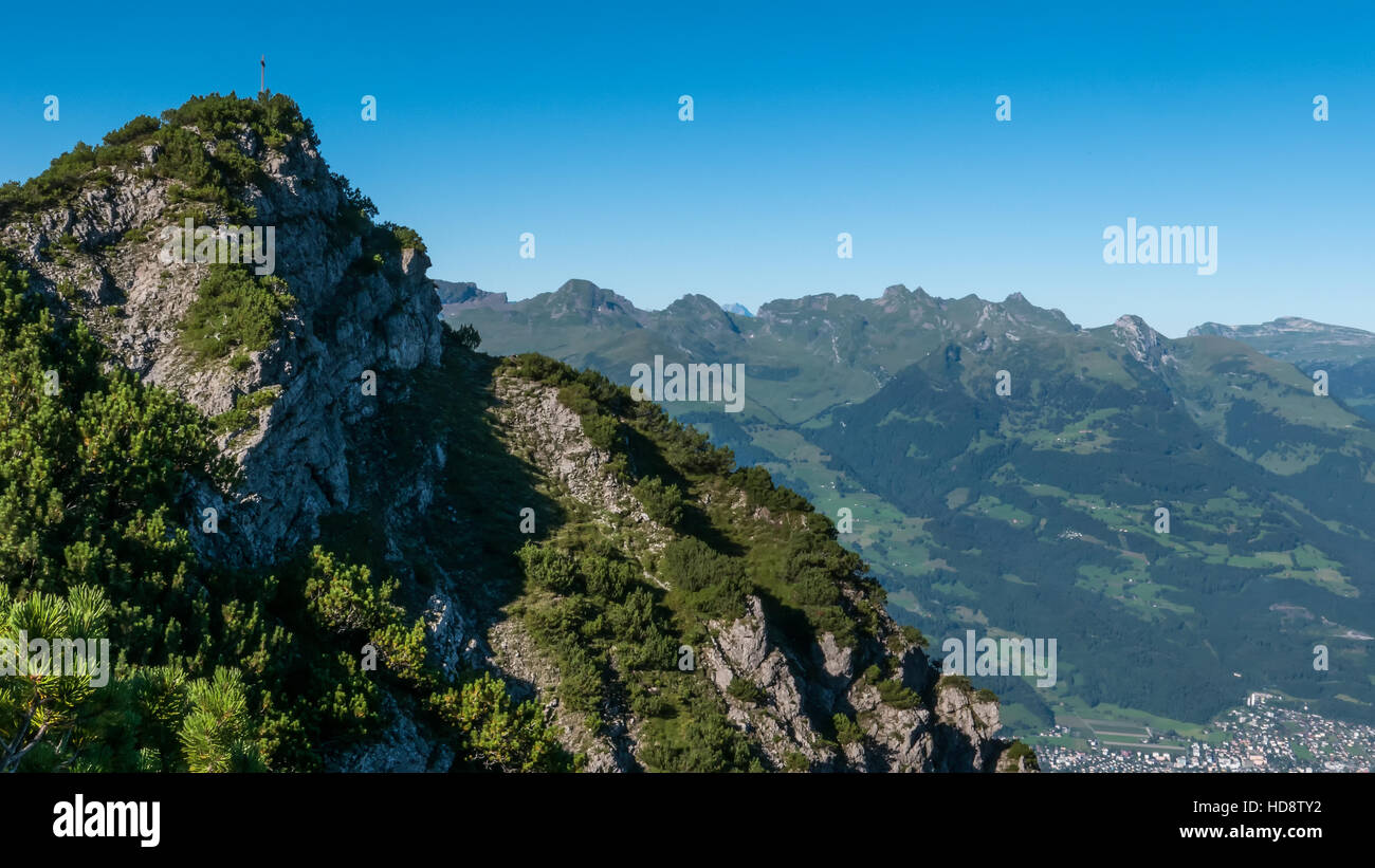 La vista dal Drei Schwesterns montagne guardando sopra la Svizzera, Liechtenstein e Austria Foto Stock