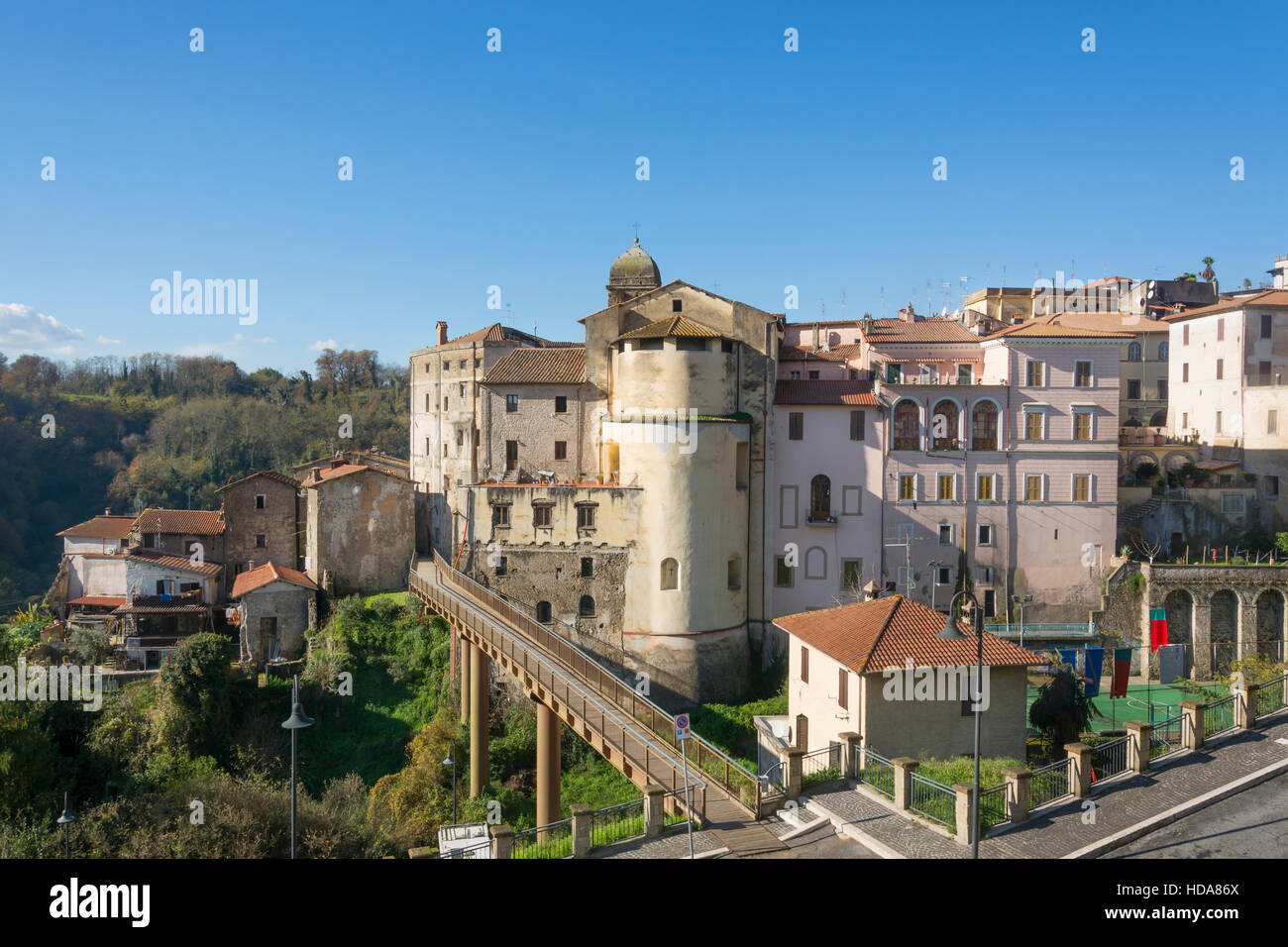 Torre,città,pietra,case,roma,l'Italia,corsa,Vista,Alte,southern,chiesa,UNESCO patrimonio,,l'architettura,città,blu,SKY,antica,l'Europa,la Foto Stock