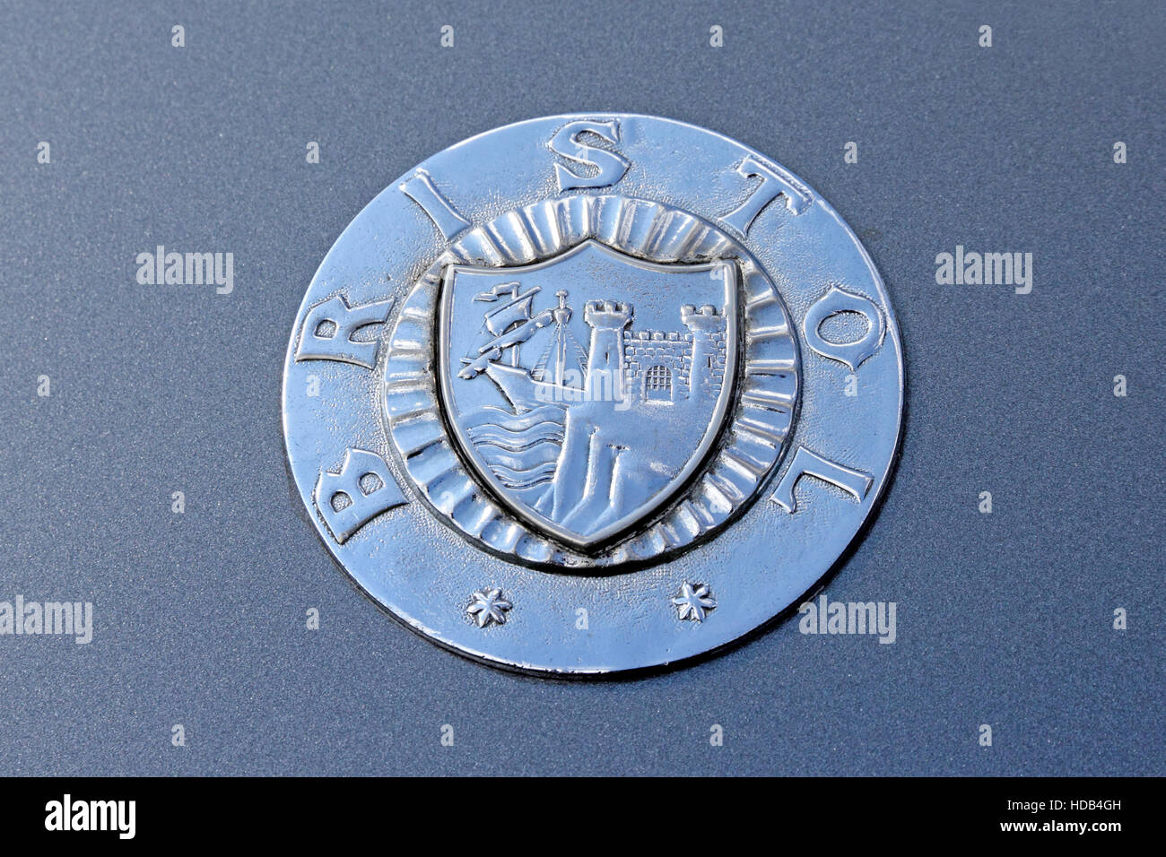 Badge sulla vettura di Bristol cofano. Foto Stock